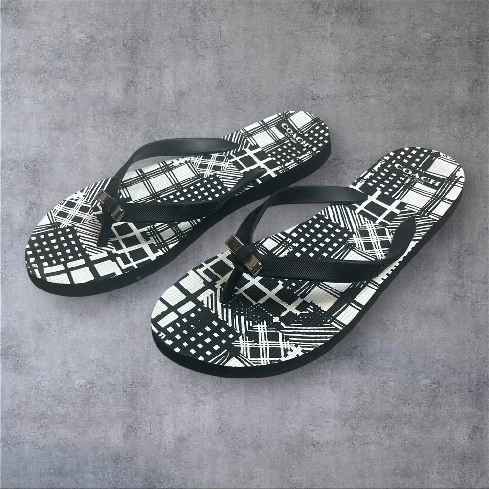 Coach Geometric Black Flip Flop Thong Sandals Womens 9-10 Silver Bow Detail